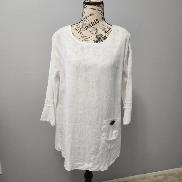Ali Miles Crisp White Tunic with Side Pocket Size Medium - Picture 2 of 11